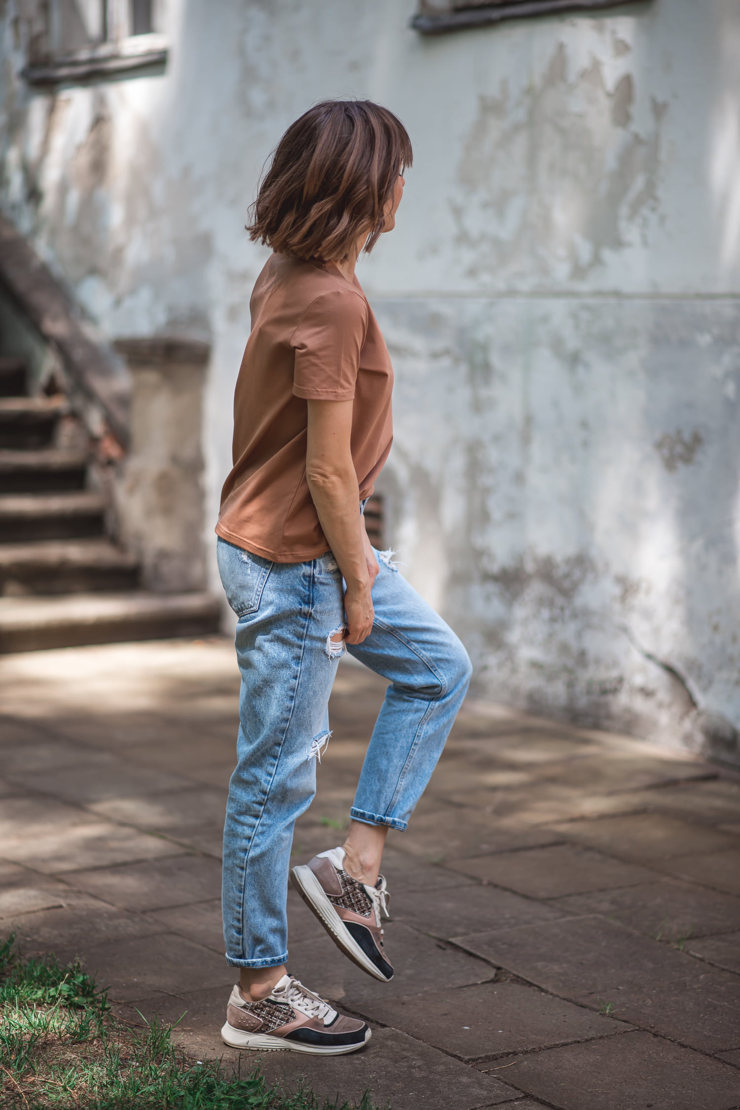 BASIC V-Neck T-shirt Brown – Lenanto